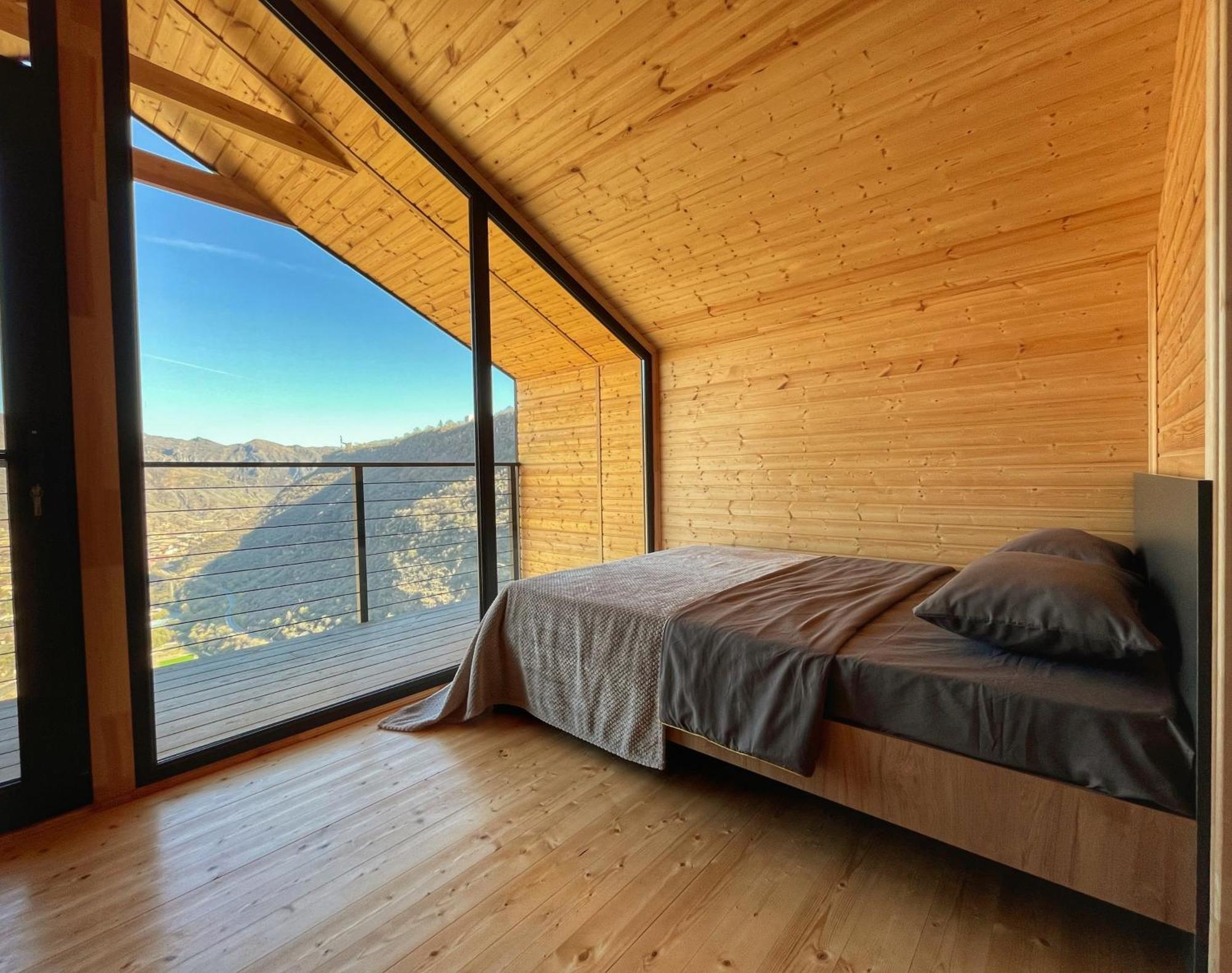Chalet Armbee Honey Farm